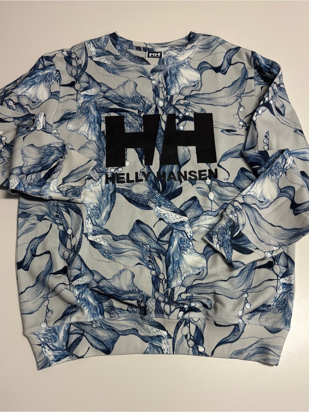 Helly Hansen Women's Large Sweatshirt - Navy Floral Pattern - Picture 2 of 6
